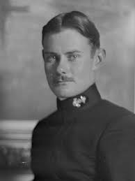 Roswell Miller's Instagram, Twitter & Facebook