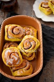 Kurbis Zimtschnecken Rezept In 2020 Kurbis Zimtschnecken Rezepte Lebensmittel Essen