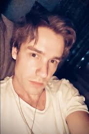 Does it ever drive you crazy just how fast the night changes. 💜💜💜