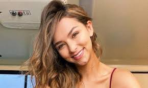 Juanita Arias's Instagram, Twitter & Facebook