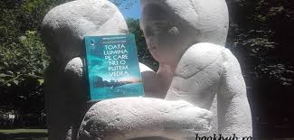 Dar în loc să preia tentaţia unui scenariu demn de un film hollywoodian. Anthony Doerr ToatÄ Lumina Pe Care Nu O Putem Vedea Bookhub