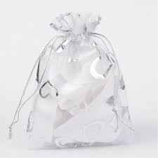Emballages soignés et raffinés, ils mettront en valeur vos cadeaux et petites attentions. Sachet Organza A Partir De 0 50 La Boutique Paris