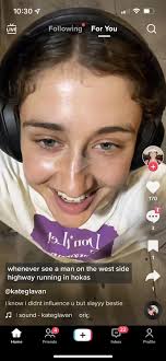 Can someone please tell Kate Glavan she doesn't own hoka/they've been  around for like 20 years : r/NYCinfluencersnark