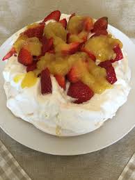 En este caso es de mango. Pavlova Alle Fragole Con Coulis Di Mango E Arance Pesare Gli Albumi E Mescolare La Stessa Quantita Di Zucchero Semolato E Di Zuc Pavlova Ricette Ricette Dolci