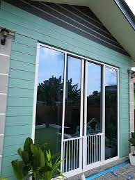 Residence, residency, dwelling, habitation, inhabitation, hearth, house, houseroom, room: Tampal Shera Plank Pada Dinding Untuk Hasilkan Fasad Kediaman Macam English Cottage Rumah Ibs Kontraktor Bina Rumah Ibs Selangor