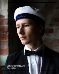 Arbetet med pizzaboken fortsätter med stormsteg och vi kommer närmare och  närmare målet. Igår var vi i Åmål och träffade Daigo Tricomi, som  komponerat denna veckas specialpizza på Brukets godaste. Daigo kommer