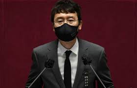 🔴영화계 발칵뒤집힌 김기덕감독 여배우 폭행 배드신 강요🔵. Y1brwgywemy M