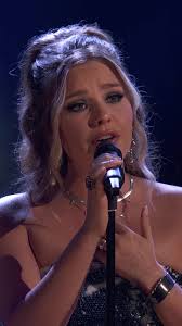 Singing and Talking to the Moon