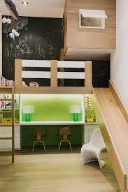 Willst du ein kleineres kinderzimmer einrichten, sind faltbare matratzen, sitzsäcke und vor allem ein raumwunder wie das hochbett echte helfer. 9 Kreative Hochbetten Fur Kinder Spass Bis Unter Die Decke