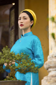 thử thách làm đẹp với hòa minzy các bà mẹ ngày xưa làm đẹp như thế nào nhỉ? Sá»± Trung Há»£p Rá»£n NgÆ°á»i Khi Hoa Minzy Ä'ong Nam PhÆ°Æ¡ng Hoang Háº­u Trong Mv Baogiaothong Vn