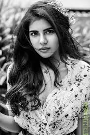 Beautiful Indian Woman Portrait Black And White Cutest Kalyani Priyadarshan 2018 New Hd Images Gethu Cinema Stylish Girl Pic Stylish Girl Images Girl Photo Poses