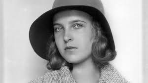 Streit um Lizenzvertrag: Miss Austria Daniela Zivkov muss Krone abgeben