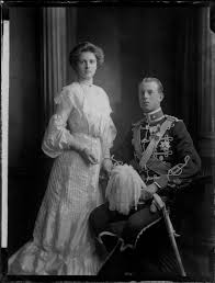 Prince philip, duke of edinburgh, earl of merioneth and baron greenwich, also known as prince philip of greece and denmark, is the only son of prince andrew of greece and denmark and princess alice of battenberg. Prince Andrew Of Greece And Denmark With His Wife Princess Alice Of Battenberg Mother And Father Of Prince Phillip Duke Of Edinburgh Monarchism