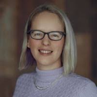 Dana Hunt's Instagram, Twitter & Facebook