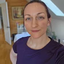 Monique Aviles's Instagram, Twitter & Facebook