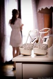 È inoltre possibile avere un paio di tacchi per camminare e zeppe per. Tacchi Da Sposa Regole Di Portamento E Guida Pratica Per L Utilizzo Tacchi Da Sposa Scarpe Da Matrimonio Scarpe Da Sposa