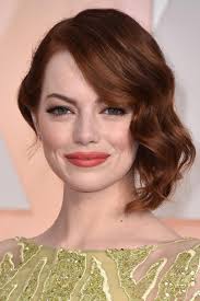 El color caoba, un tono rojizo ideal para un cambio de look antes que termine 2020. Todo Lo Que Tienes Que Saber Sobre El Pelo Caoba
