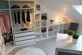 Besuchen Sie Die Website Um Andere Bilder Anzuzeigen Und Bilder Herunterzuladen Schrank F Schlafzimmer Inspirationen Schrank Dachschrage Zimmer Einrichten Ikea
