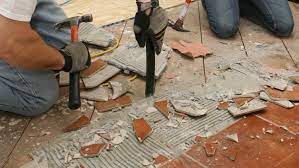 Carrelage mural souvent associé à la salle de bain ou à la cuisine, la faïence n'est aujourd'hui plus seulement cantonnée aux pièces d'eau. Comment Enlever Un Carrelage De Sol Leroy Merlin