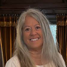 Looking to start making tomato juices. Any recommendations of a good juicer  that would do bushel of tomatoes. Husband says not manual crank  please😂😂😂