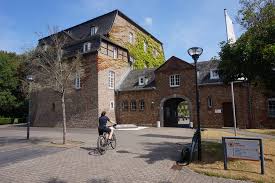 Außerdem finden sie hier eine liste aller firmen inkl. Haus Overbach Burg Outdooractive Com