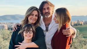 She starred in the film il cuore altrove, which was entered into the 2003 cannes film festival. Chi E Rossano Laurini Il Compagno Di Vanessa Incontrada Dilei