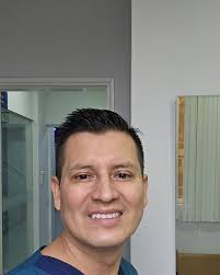 Estoy listo para comenzar un nuevo día de trabajo en el Centro Quirúrgico.  Termino la semana agradeciendo a Dios por la oportunidad de mejorar la vida  de mis pacientes. Gracias a todos