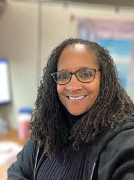 Hi. I'm Kish , 48 (on Monday ♐️), moved to Richmond recently from  Naperville, iL. Looking to meet new friends, in a new town.