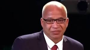 هي كتلة صغيرة من الألياف والأنسجة داخل المهبل بمسافة 5 سم، وهي نقطة مثيرة وقابلة للانتصاب يمكن للزوج اكتشافها باستخدام أصبعيه السبابة والوسطى، بحيث يكون كفه لأعلى ويمكن أيضاً استخدام العضو الذكري للوصول إليها ويمكن للزوج أن يضغط على أسفل. O7d Qhgyir2fvm