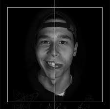 Angela Aceti's Instagram, Twitter & Facebook