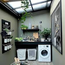 Untuk menjaga suhu mesin cuci tetap stabil selama bekerja, pastikan ventilasi mesin cuci tidak tertutup. 10 Ide Penataan Tempat Cuci Baju Di Belakang Rumah Sempit Tapi Berguna