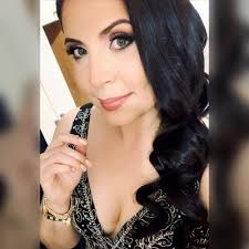 Carmen Zambrano (@czambrar)