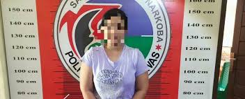 Menelepon konsumen yang mau berlangganan product indovision/okevision/top tv. Gaji Sopir Aice Wonogiri Lowongan Kerja Pt Alpen Food Industry Aice 2021 Temukan Info Lowongan Pekerjaan Menarik Dan Terbaru Januari 2021 Di Wonogiri Hanya Di Jobs Id Honkmofo Somethingelse