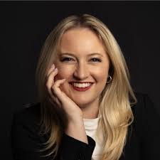 Laura Mcalpine's Instagram, Twitter & Facebook