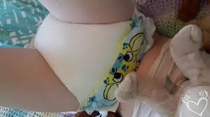 Diaper too thick to close legs - ThisVid.com