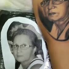 Maybe you would like to learn more about one of these? Facebook Viral Se Hace Tatuaje Con El Rostro De Su Madre Para Recordarla Sin Imaginar Como Terminaria Su Tattoo Video Viral Mexico Mx Redes Sociales Eeuu La Republica