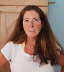 Ellen Cahill's Instagram, Twitter & Facebook