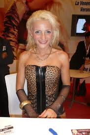 This quiz will help girls who are wondering whether or not they are doing the right things to make their guy happy. Eurobabeindex October 2008 Snippets