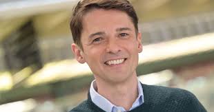 kulturMontag“-Moderator Peter Schneeberger im Interview