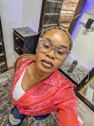 Happy new week my people God's greatest gift isn't the cars or houses he  blessed us with but the gift of a new day. Christmas in view......  Complement of the season familia