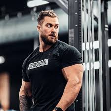 Chris bumstead workout routine is 5 day split training in which he trains all his body parts together which includes his back, shoulders, quads, chest and hamstrings / glutes. Chris Bumstead Instagram Officiel Konto