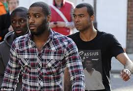 Muamba received cpr for forty minutes iirc. Fabrice Muamba Update Family Speak Of Relief As Condition Improves Daily Mail Online