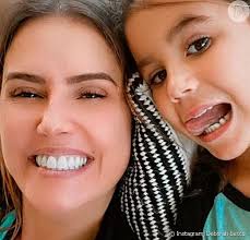 Deborah secco coleciona prêmios pelos seus inúmeros papéis na televisão, teatro e cinema. Filha De Deborah Secco Sofre Queda E Da Susto Na Atriz Quase Morri Purepeople