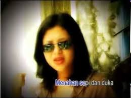 Pejam celik, pejam celik, kita dah sampai dipenghujung ramadhan. Lirik Lagu Jangan Pergi Lagi Rheina Lirik Lagu Lagu Lirik