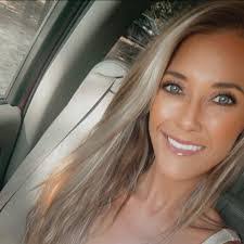 Sherri Hartley's Instagram, Twitter & Facebook