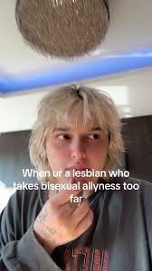 The bisexual green couch. A GIANT BISEXUAL GREEN COUCH #wlw #lgbt #masc  #lesbian #fyp #gay #bisexual #bi #greencouch