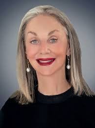 Susan Honey's Instagram, Twitter & Facebook