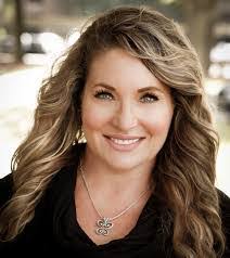 Heather Lee's Instagram, Twitter & Facebook