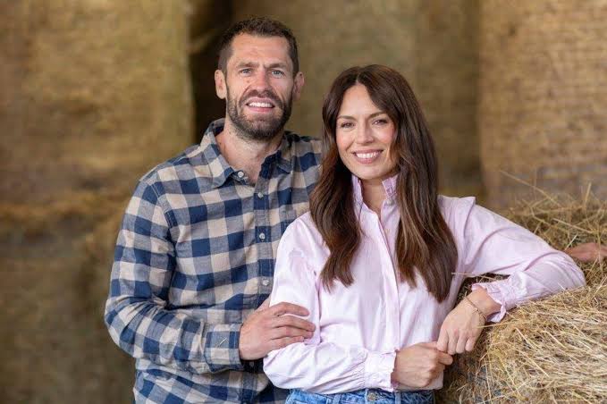Kelvin Fletcher's wife Liz addresses 'change' on farm in 'emotional' family  admission - The Mirror