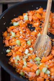 Vegane 20 Minuten Rote Linsen Bolognese Kochkarussell Rezept Rote Linsen Bolognese Rezepte Mit Linsen Rote Linsen